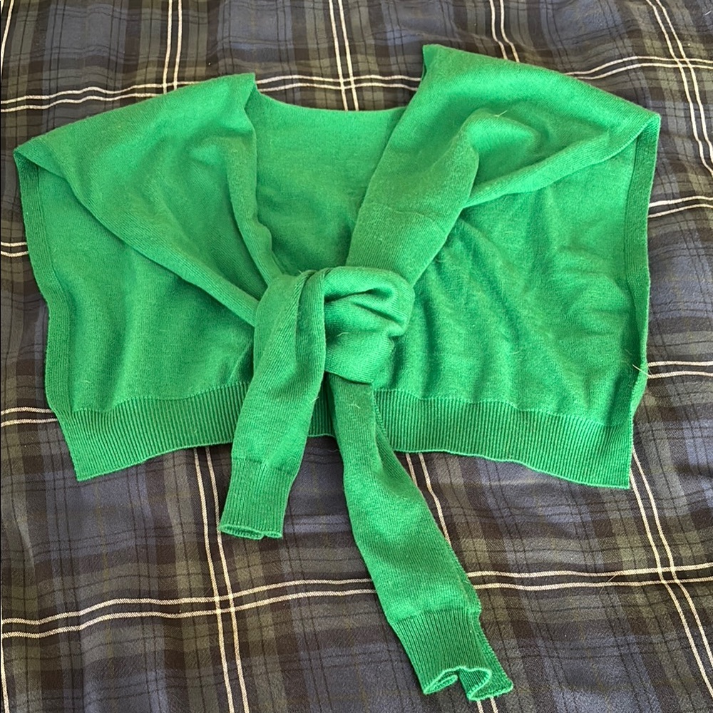 Free add-on| Green Styling Sweater/ scarf